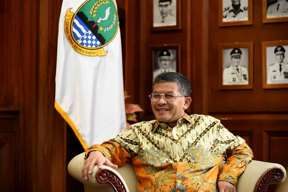 gambar ke-1