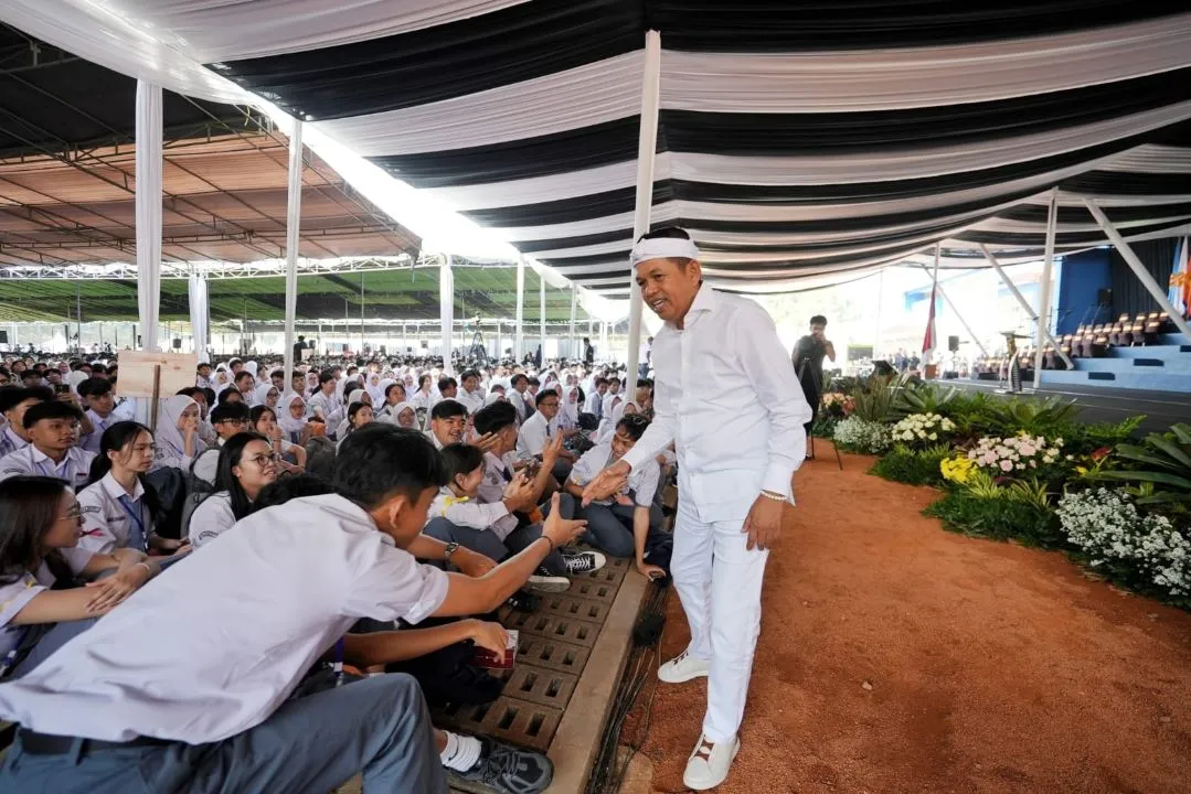 Poster post Hindari Putus Kuliah, KDM Usul Kenaikan Batas Gaji Orangtua bagi Mahasiswa Penerima KIP