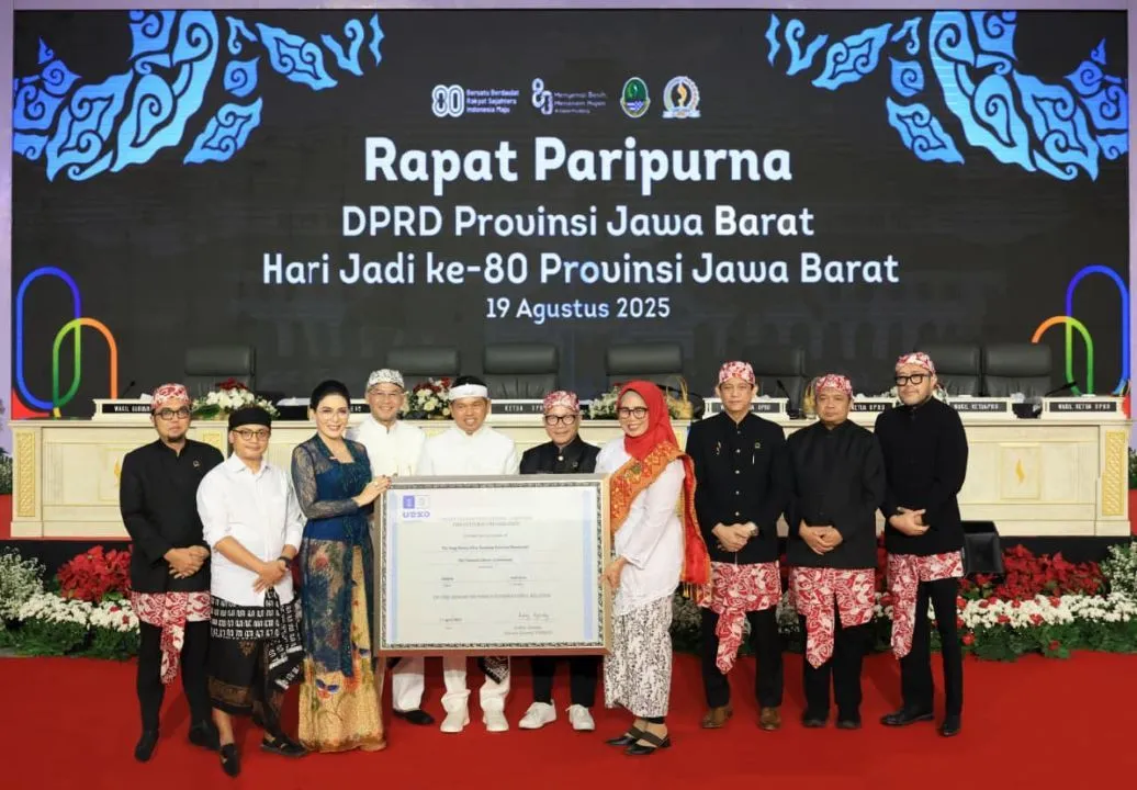 Poster post HARI JADI KE-80 PROVINSI JAWA BARAT Perpusnas Serahkan Sertifikat Memory of The World atas Naskah Sanghyang Siksa Kandang Karesian