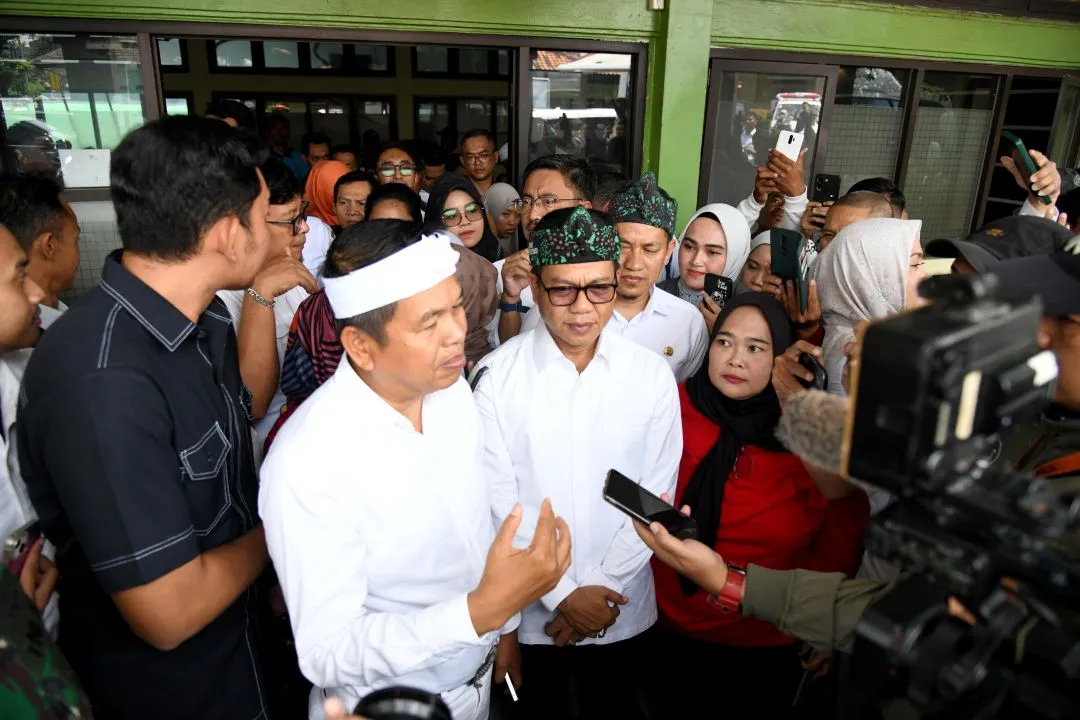 Poster post Pastikan Hak Warga Bojongsoang Terpenuhi, KDM Siap Jemput 45 Warga Jabar Terdampak Banjir Aceh