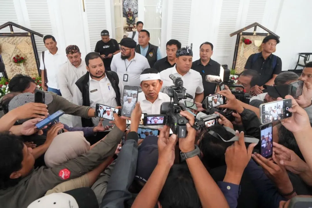 Poster post Pemdaprov Jabar Tetapkan UMK dan UMSK di Provinsi Jawa Barat Tahun 2026