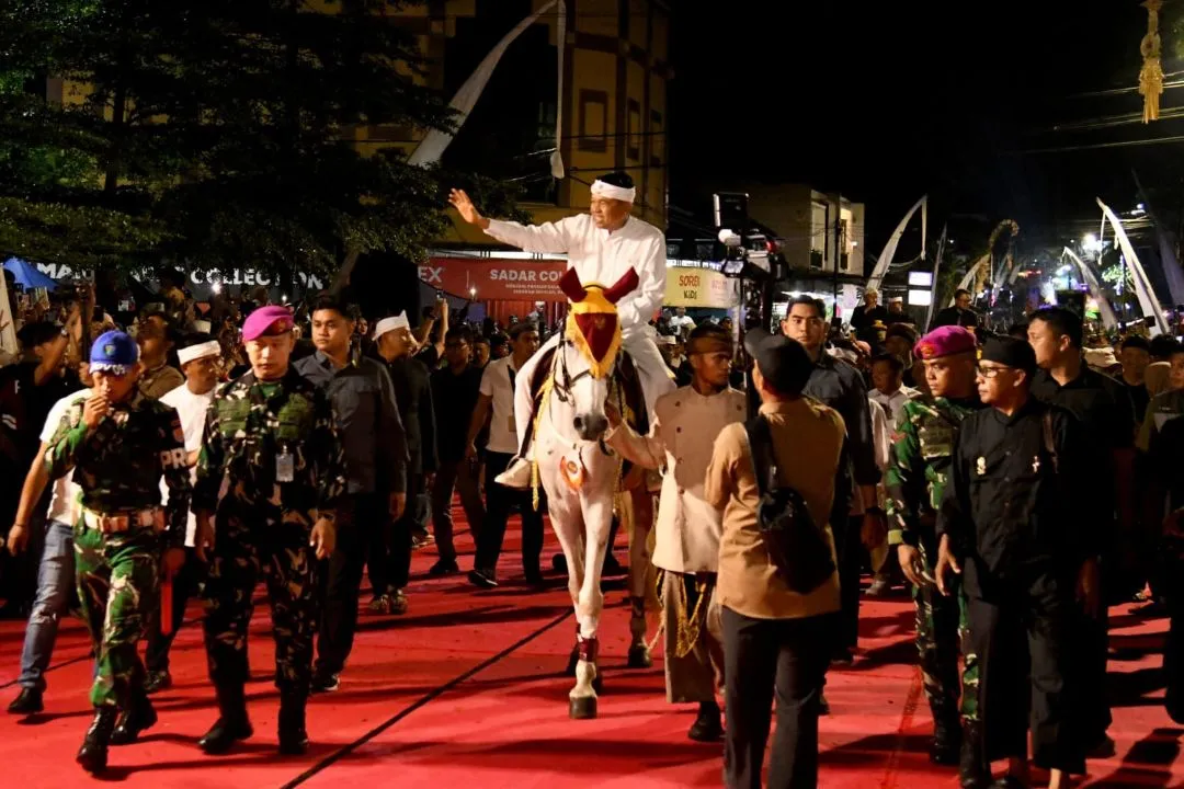 Poster post Kirab Budaya Tatar Sunda Berlangsung Meriah, Dedi Mulyadi Apresiasi Antusiasme Warga