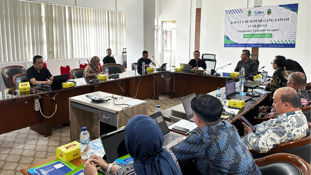 Poster post Pemprov Jabar dan Pemkab Karawang Mantapkan Komitmen Perkuat BPR Karawang Jabar