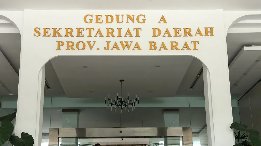 gambar ke-0