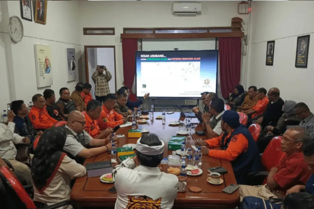 Poster post Rapat Koordinasi Mitigasi Gempa Sesar Lembang