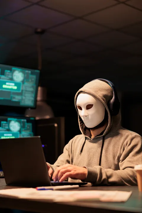 Poster post Phantom Scammer WhatsApp