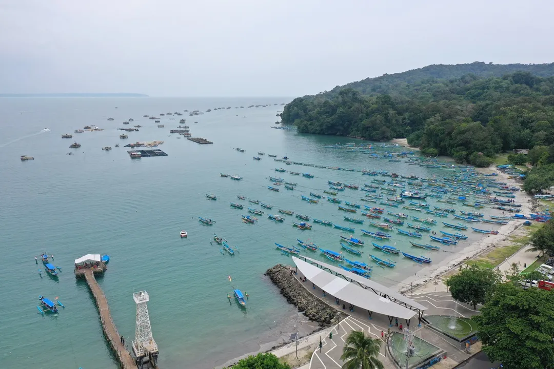 Poster post Data BPS November 2025: Jumlah Perjalanan Wisatawan Nusantara ke Jawa Barat Meningkat Lagi