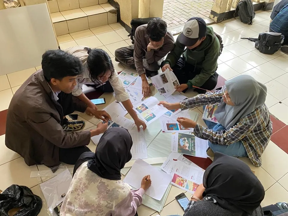 Poster post Dari Kelas ke Galeri, Mahasiswa Seni Rupa UPI Belajar Jadi Praktisi Pameran Profesional di Taman Budaya