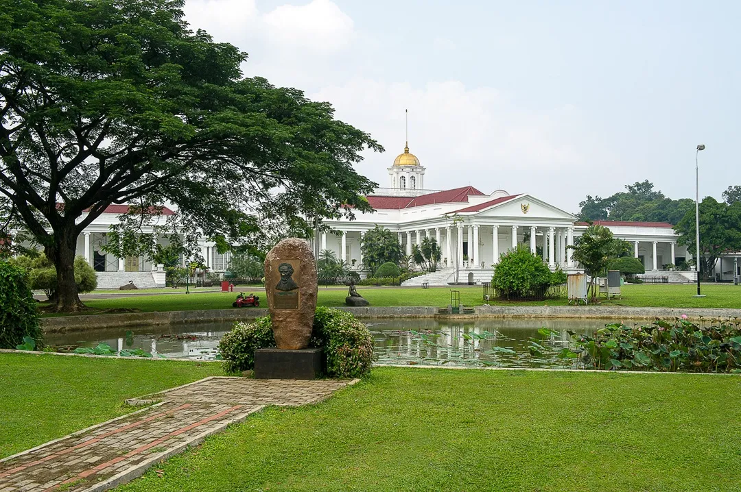 Poster post Kebun Raya Bogor Raih Penghargaan Internasional di ASEAN Tourism Awards 2026, Bukti Keunggulan Wisata Berbasis Konservasi Indonesia