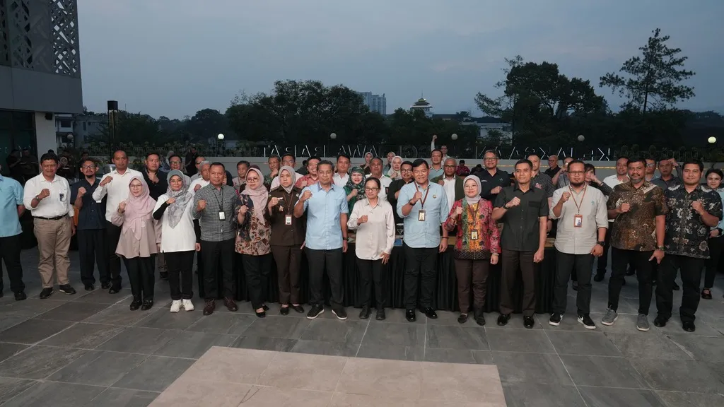 gambar ke-6
